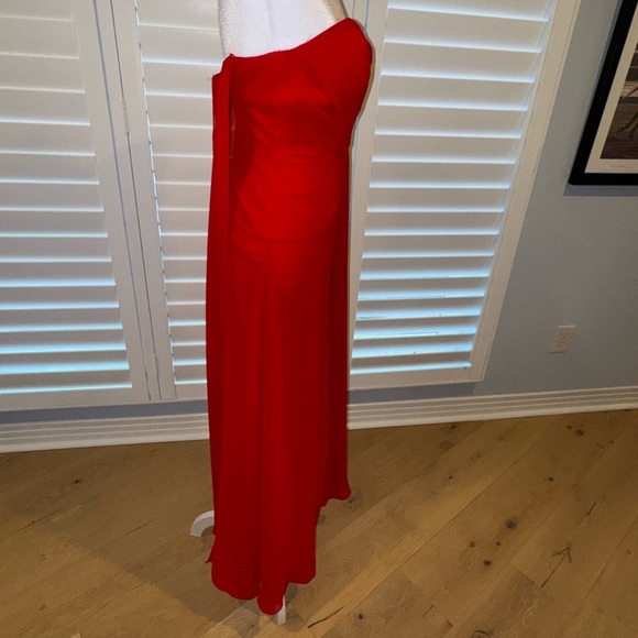 Faviana red long formal sweetheart gown ruched with cape train size 4 - Picture 5 of 14